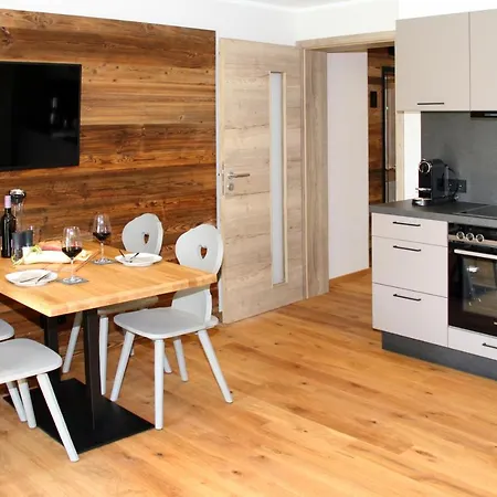 Bergzauber Wohlfuehlchalets - Skipiste - Private Sauna Apartament