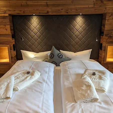 Apartament Bergzauber Wohlfuehlchalets - Skipiste - Private Sauna *
