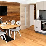 Bergzauber Alpin - Skipiste - Private Sauna Apartman