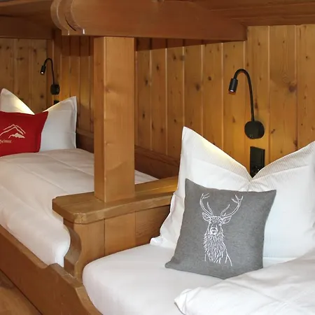 Bergzauber Wohlfuehlchalets - Skipiste - Private Sauna Apartment