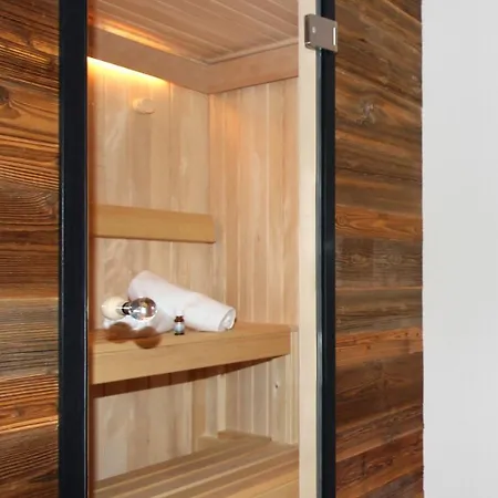 Bergzauber Wohlfuehlchalets - Skipiste - Private Sauna *